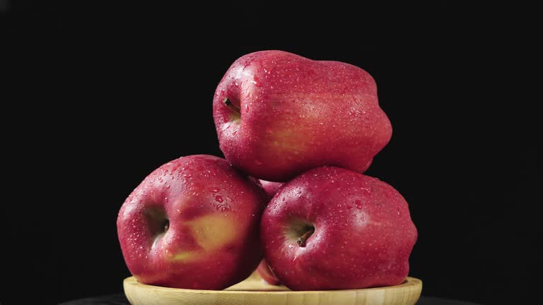 Red Delicious Elması Fidanı: Bahçenizde Lezzetli Elmalar Yetiştirin